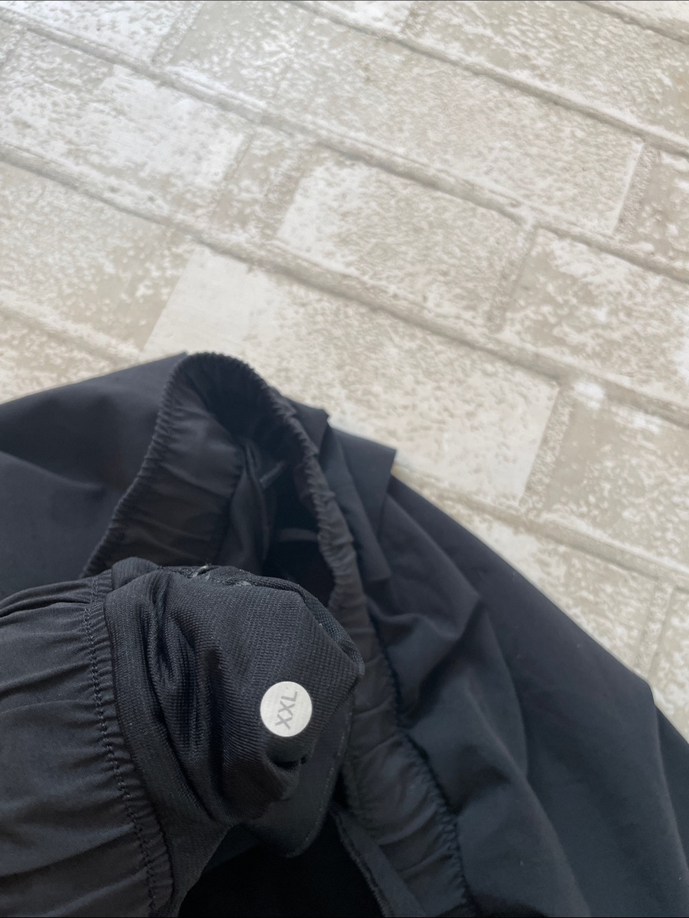 Lululemon black surge shorts xxl - Picture 8 of 8